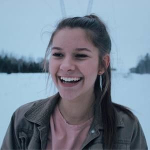 Meet your Posher, Cassandra